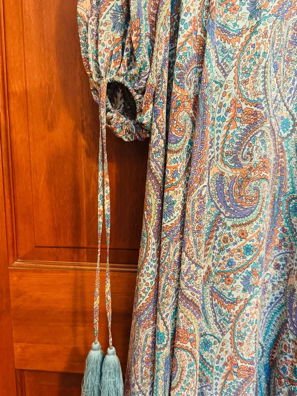 Lalavon soft paisley